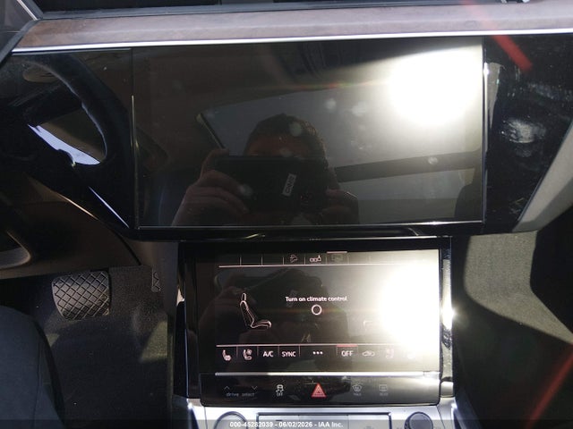 Audi e-tron Premium Plus