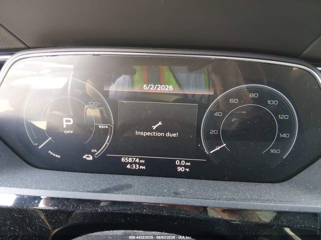 Audi e-tron Premium Plus