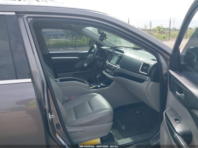 Toyota Highlander Xle V6