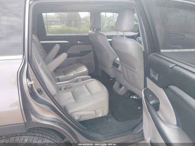 Toyota Highlander Xle V6