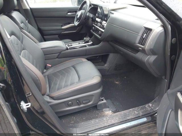 Nissan Pathfinder Platinum 4wd