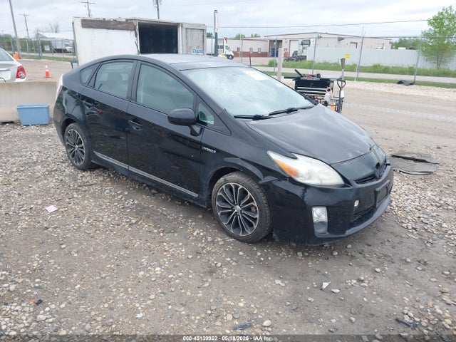 Salvage Toyota Prius Image