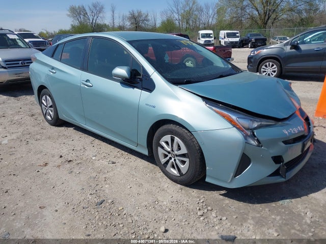 Salvage Toyota Prius Image