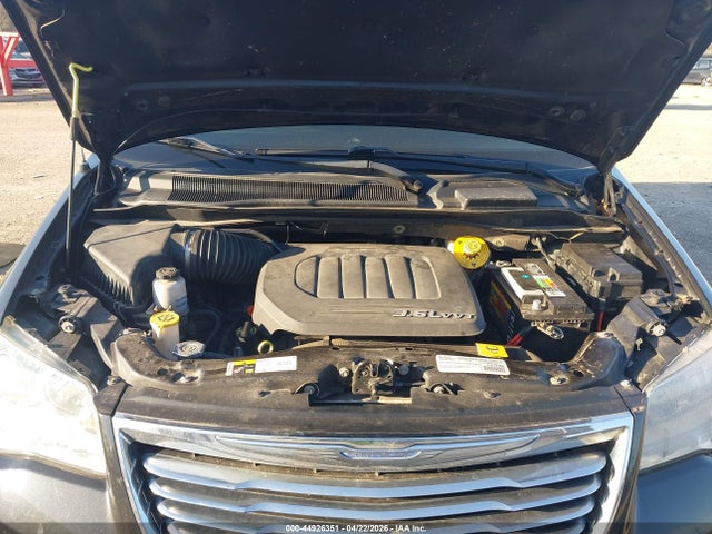 Chrysler Town & Country Touring