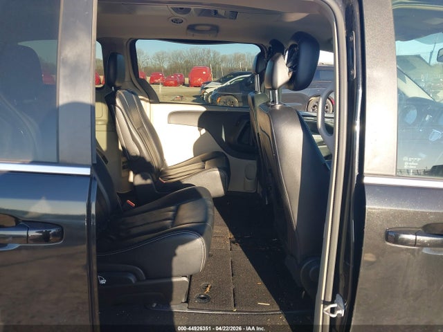 Chrysler Town & Country Touring