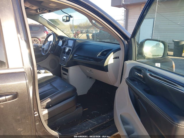 Chrysler Town & Country Touring