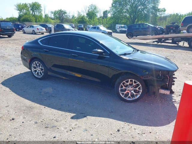 Salvage Chrysler 200 Image