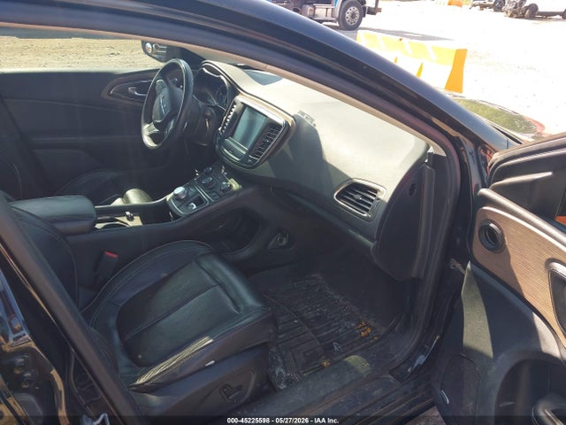 Chrysler 200 C