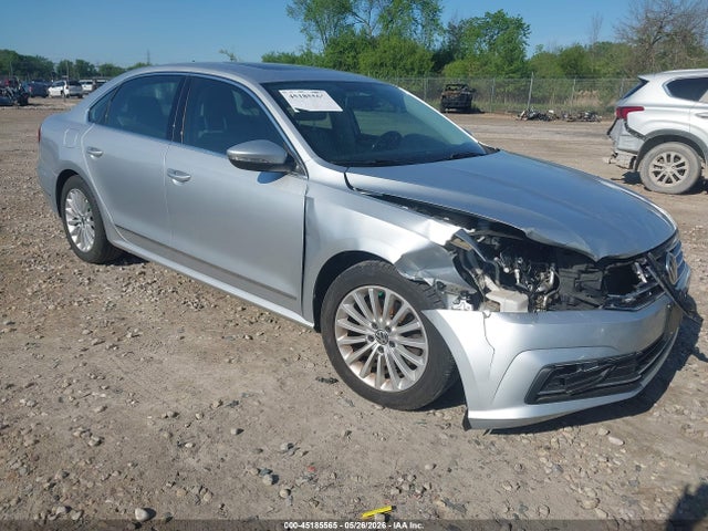 Salvage Volkswagen Passat Image