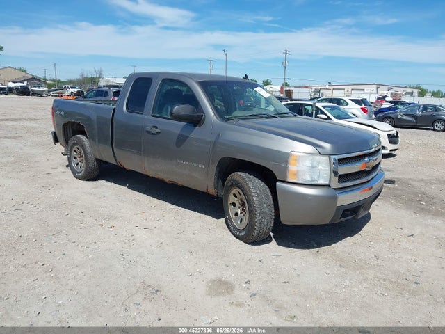 Salvage Chevrolet Silverado 1500 Image