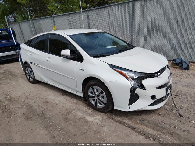 Salvage Toyota Prius Image