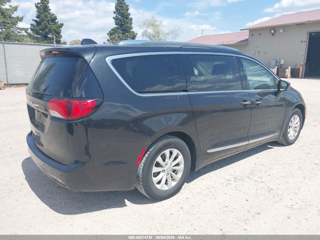 Chrysler Pacifica Touring L