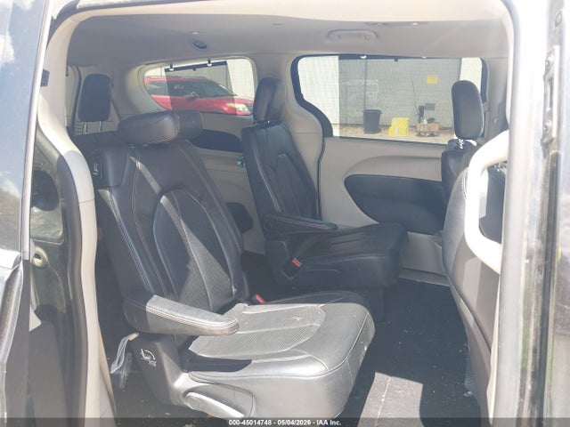 Chrysler Pacifica Touring L
