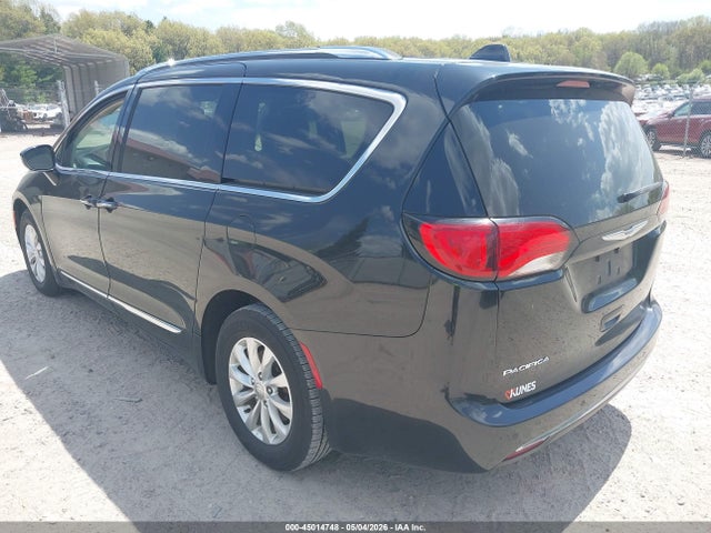 Chrysler Pacifica Touring L