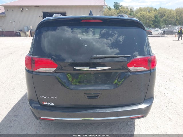 Chrysler Pacifica Touring L