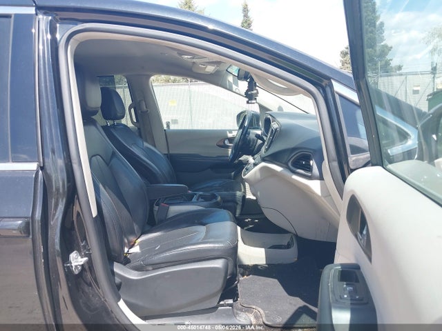Chrysler Pacifica Touring L