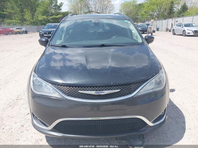 Chrysler Pacifica Touring L