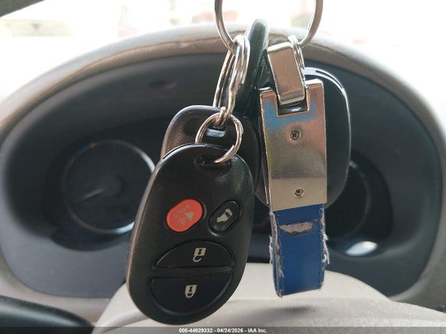 Toyota Sienna Le