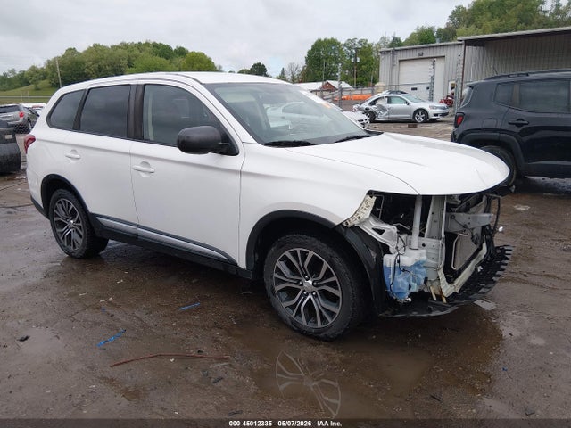 Salvage Mitsubishi Outlander Image