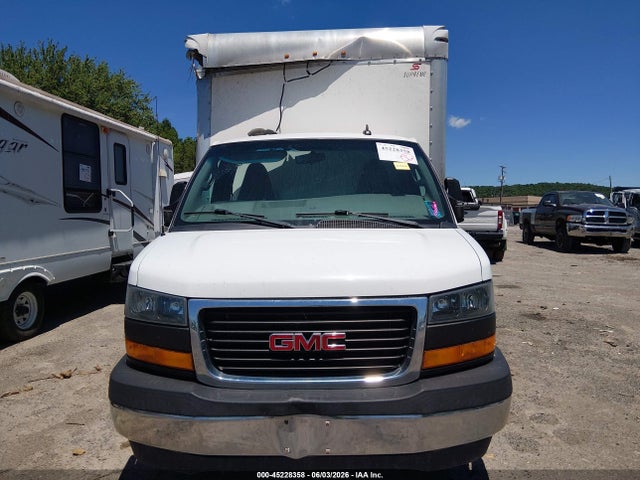 General Motors Savana Cutaway 4500 Van