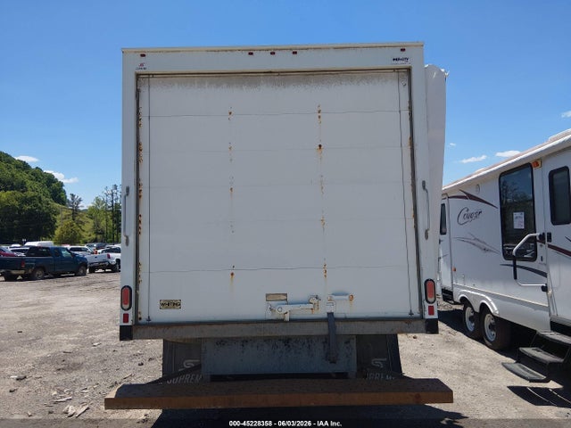 General Motors Savana Cutaway 4500 Van