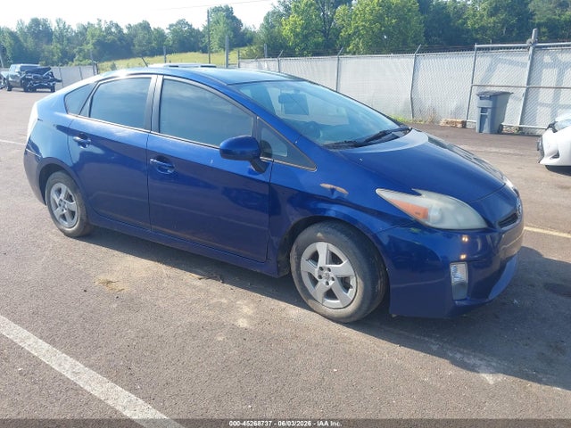 Salvage Toyota Prius Image