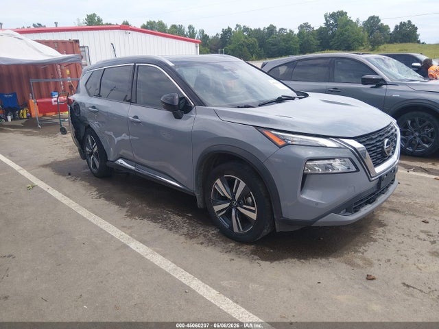 Salvage Nissan Rogue Image