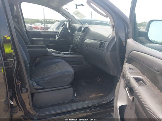 Nissan Armada Sv