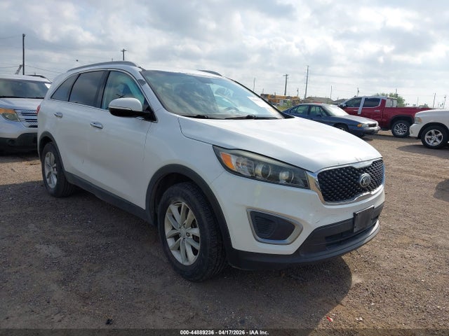Salvage Kia Sorento Image