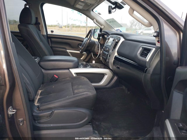 Nissan Titan Sv