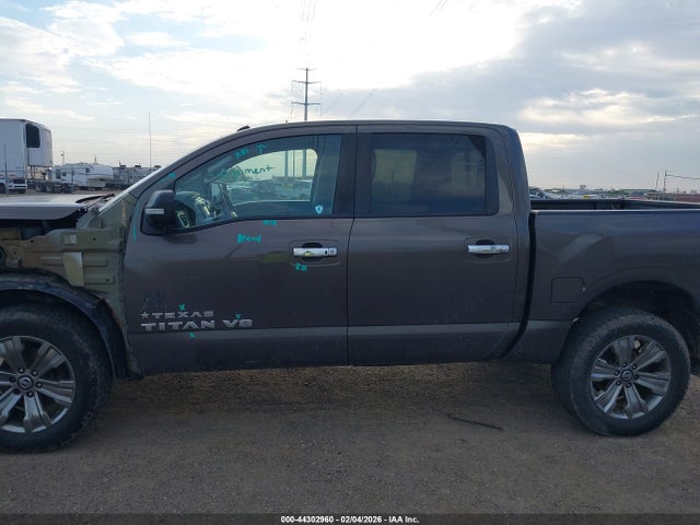 Nissan Titan Sv