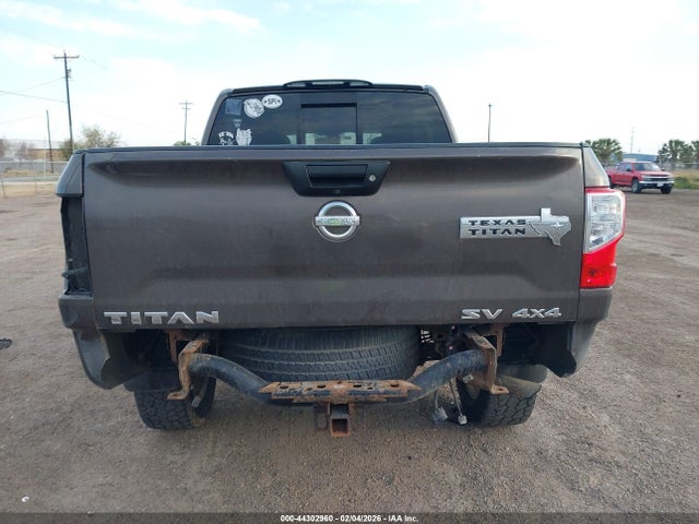 Nissan Titan Sv