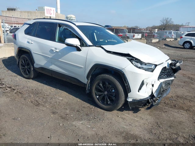 Salvage Toyota RAV4 Image