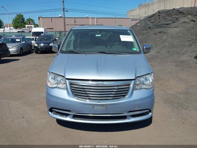 Chrysler Town & Country Touring-l