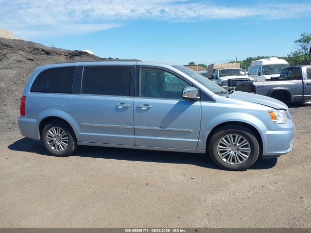 Chrysler Town & Country Touring-l