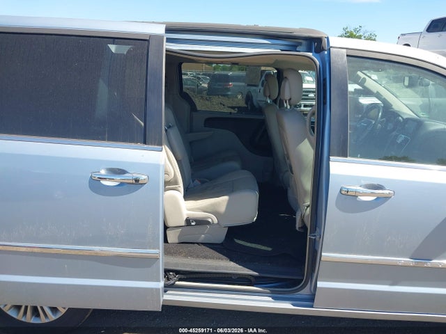 Chrysler Town & Country Touring-l