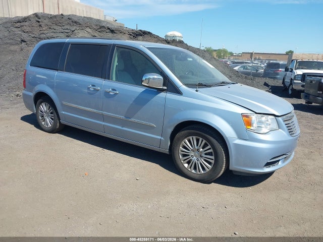 Salvage Chrysler Town & Country Image