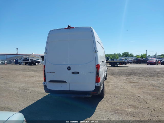 Mercedes-Benz Sprinter 2500 High Roof I4
