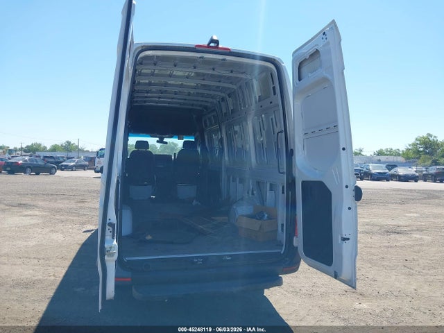 Mercedes-Benz Sprinter 2500 High Roof I4