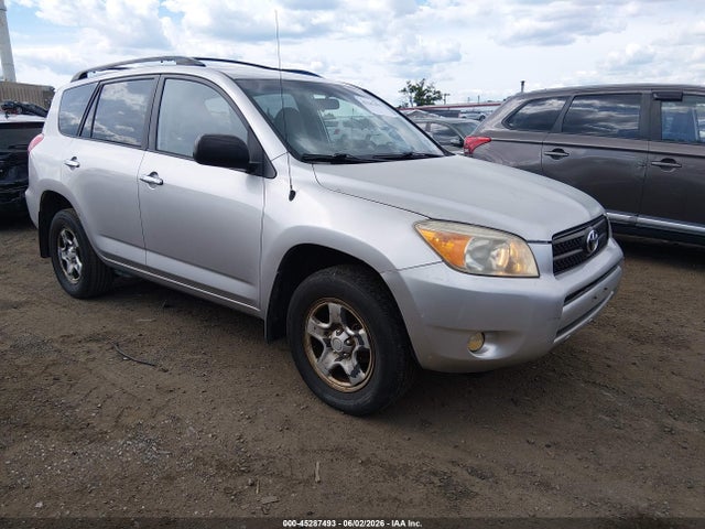 Salvage Toyota RAV4 Image