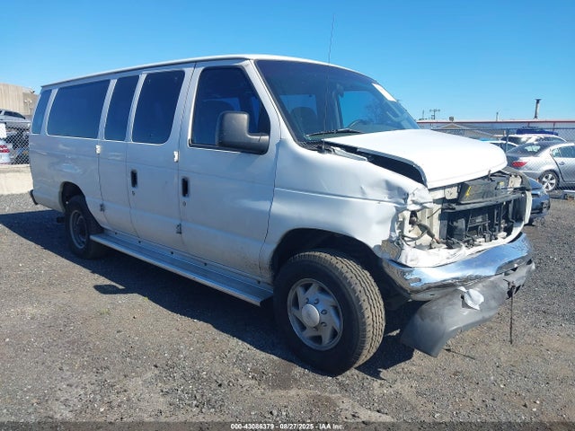 Salvage Ford E-350 Image