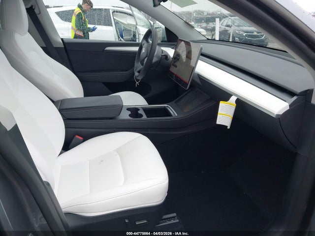 Tesla Model Y Performance Dual Motor All-wheel Drive