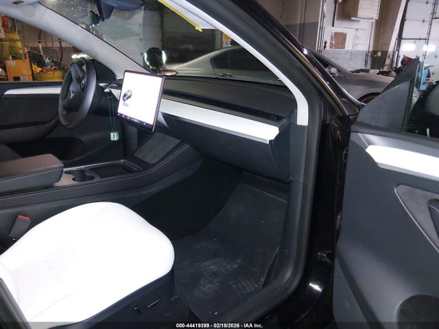Tesla Model Y Long Range Dual Motor All-wheel Drive