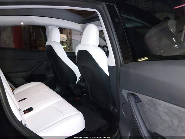 Tesla Model Y Long Range Dual Motor All-wheel Drive