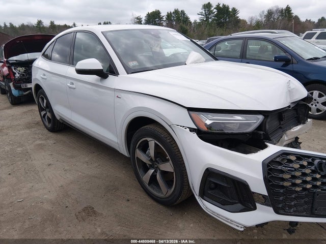 Salvage Audi Q5 Image