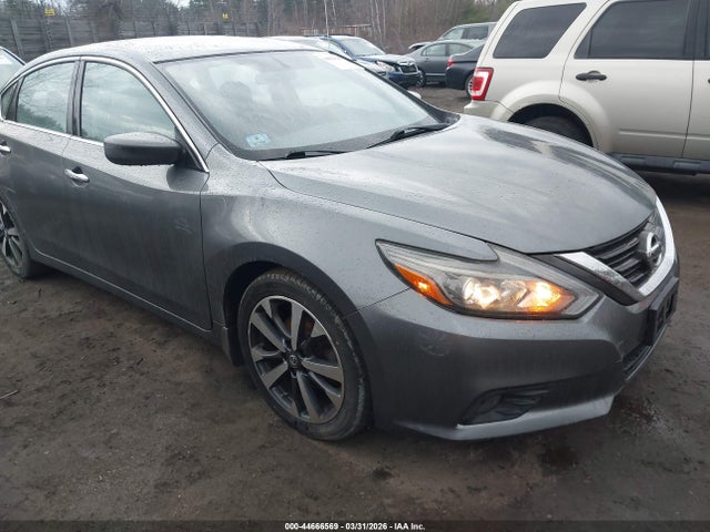 Salvage Nissan Altima Image