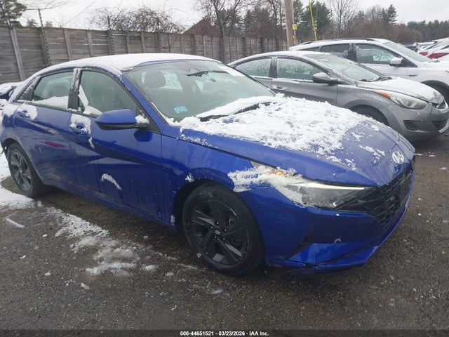 Salvage Hyundai ELANTRA Image