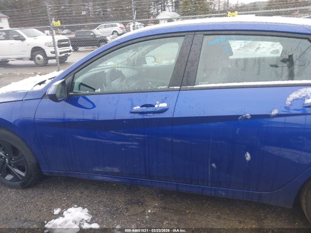 Hyundai ELANTRA Sel