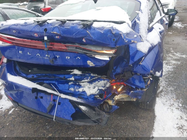 Hyundai ELANTRA Sel