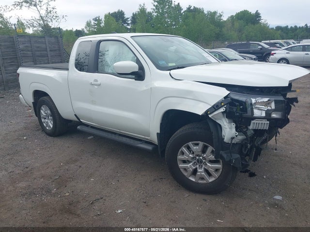 Salvage Nissan Frontier Image